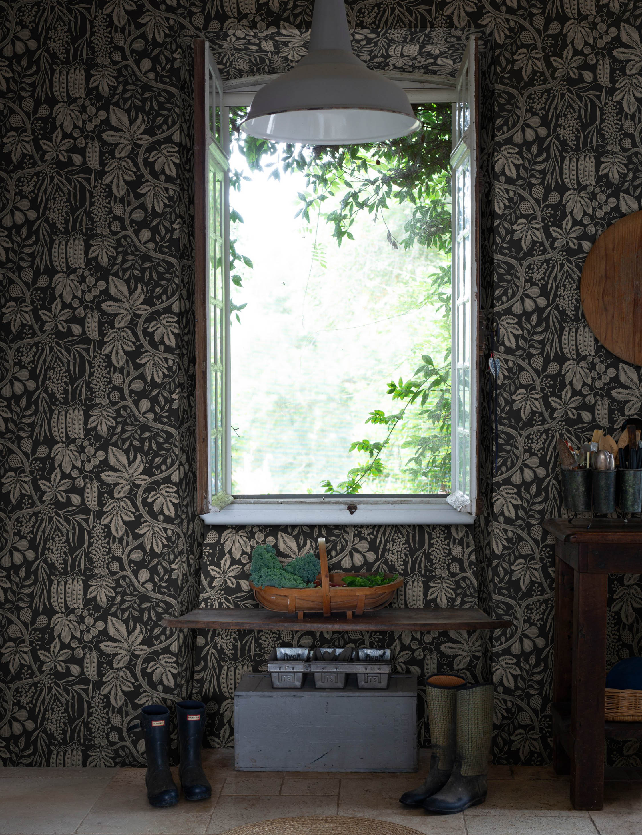 Lulu and Georgia - Fig Garden Wallpaper by Scalamandre