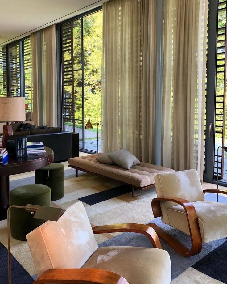 Maximalist Living Room Ideas 2025: Layered Luxury & Smart Upgrades
