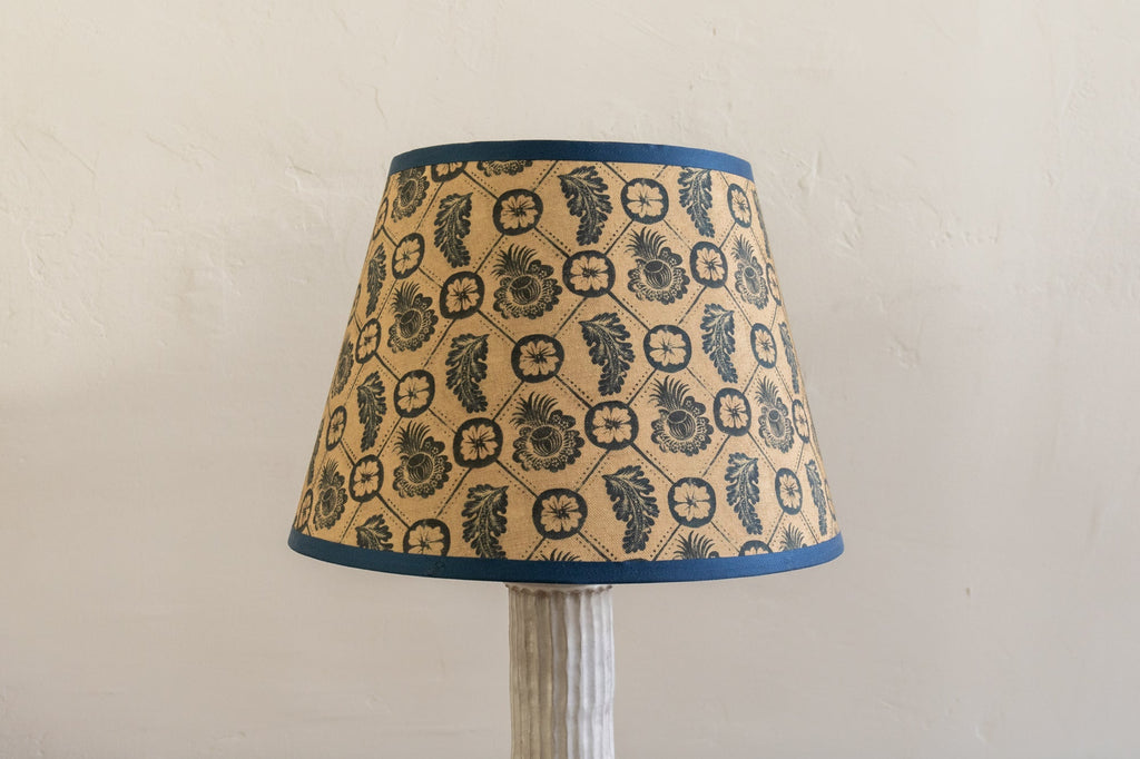 Nicky Kehoe - Walter Lampshade