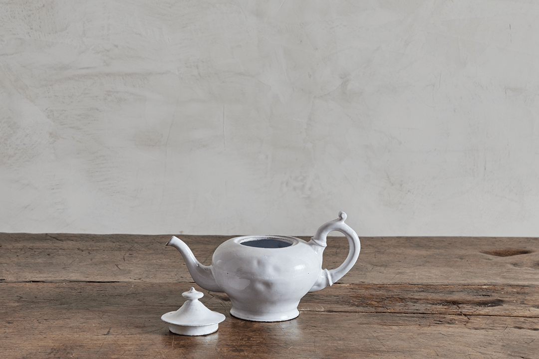 Nicky Kehoe - Small Sobre Teapot