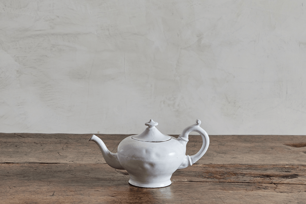 Nicky Kehoe - Small Sobre Teapot