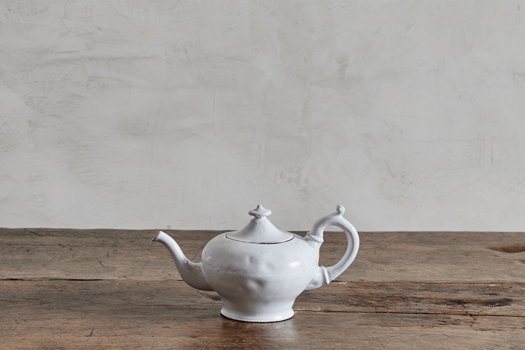 Nicky Kehoe - Small Sobre Teapot