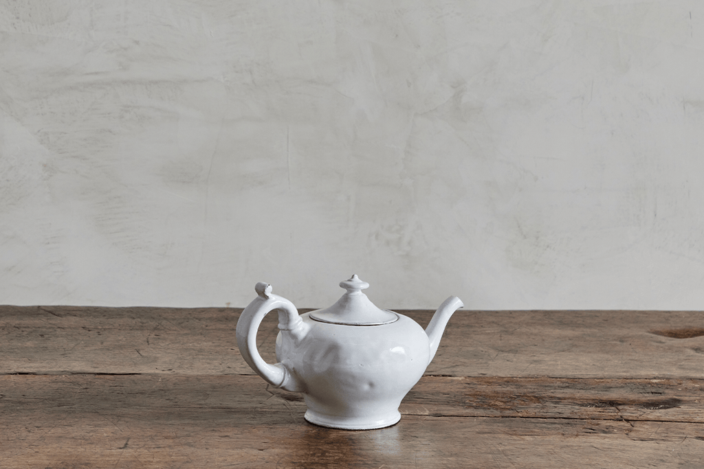Nicky Kehoe - Small Sobre Teapot