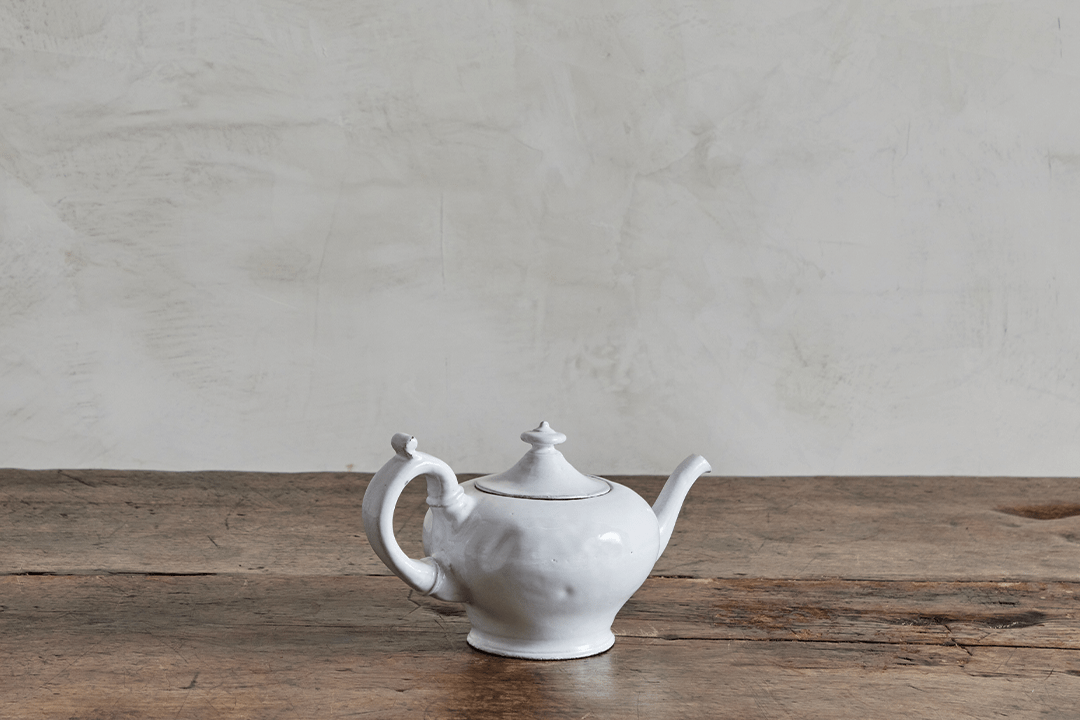 Nicky Kehoe - Small Sobre Teapot