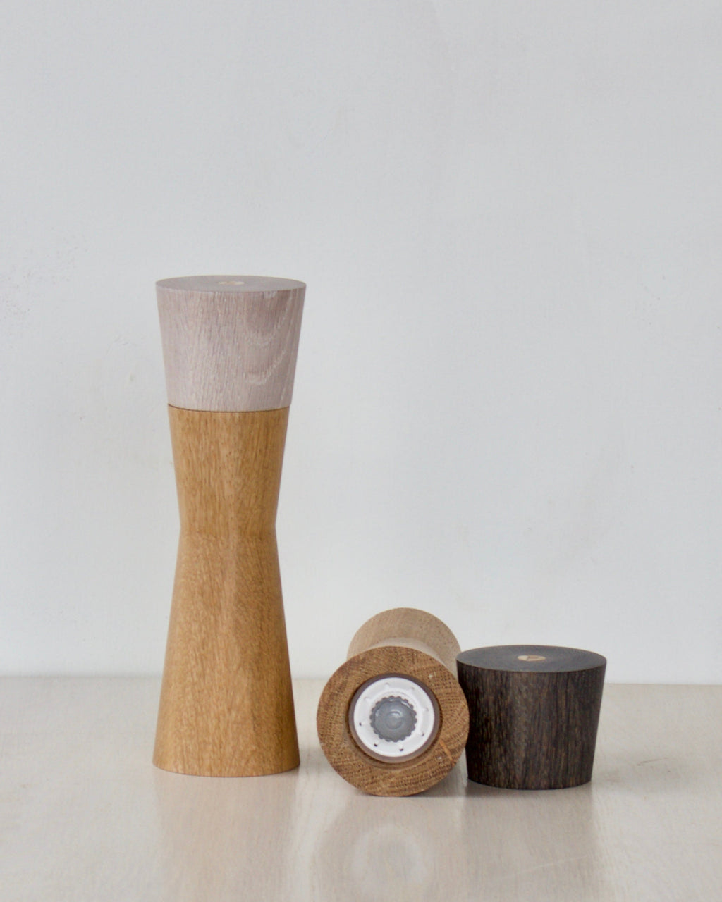 Lostine - Salt and Pepper Mill Set