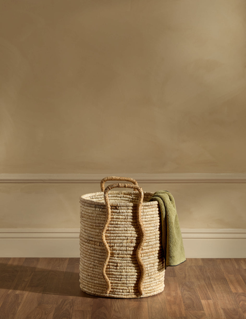 Lulu and Georgia - Ripley Basket