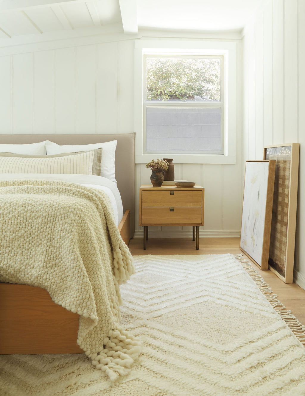 Lulu and Georgia - Karma Nightstand