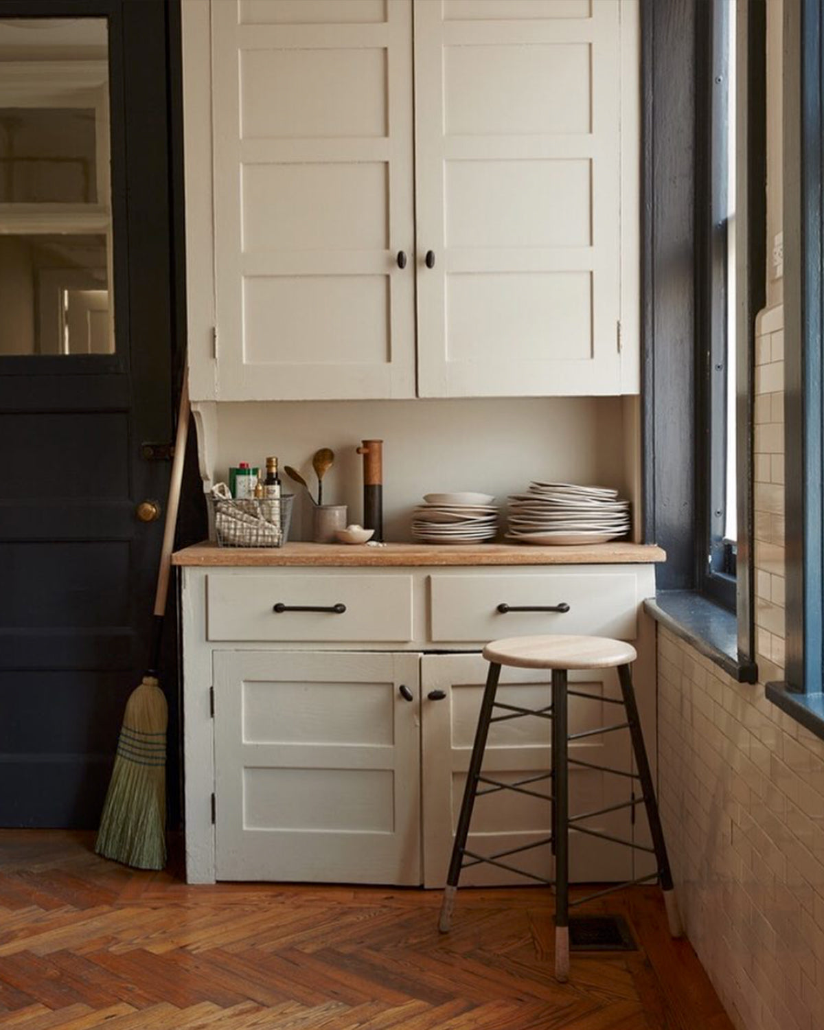 Lostine - Gordon Stools - White Wash