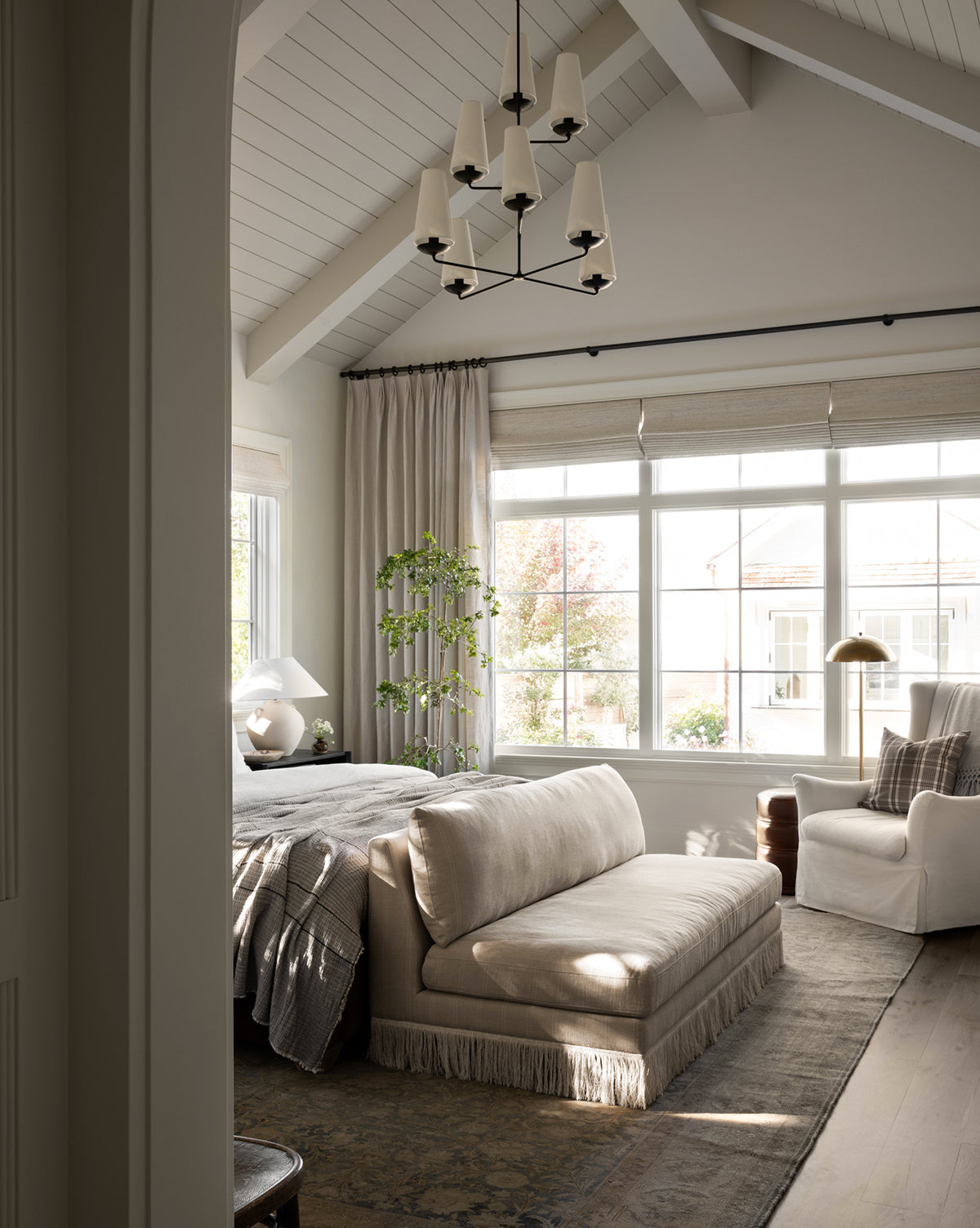 McGee & Co - Fontaine Vertical Chandelier