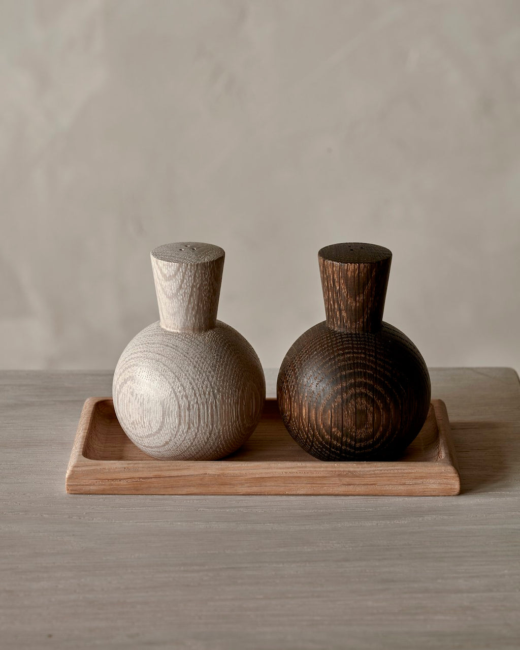 Lostine - Salt and Pepper Shaker Set