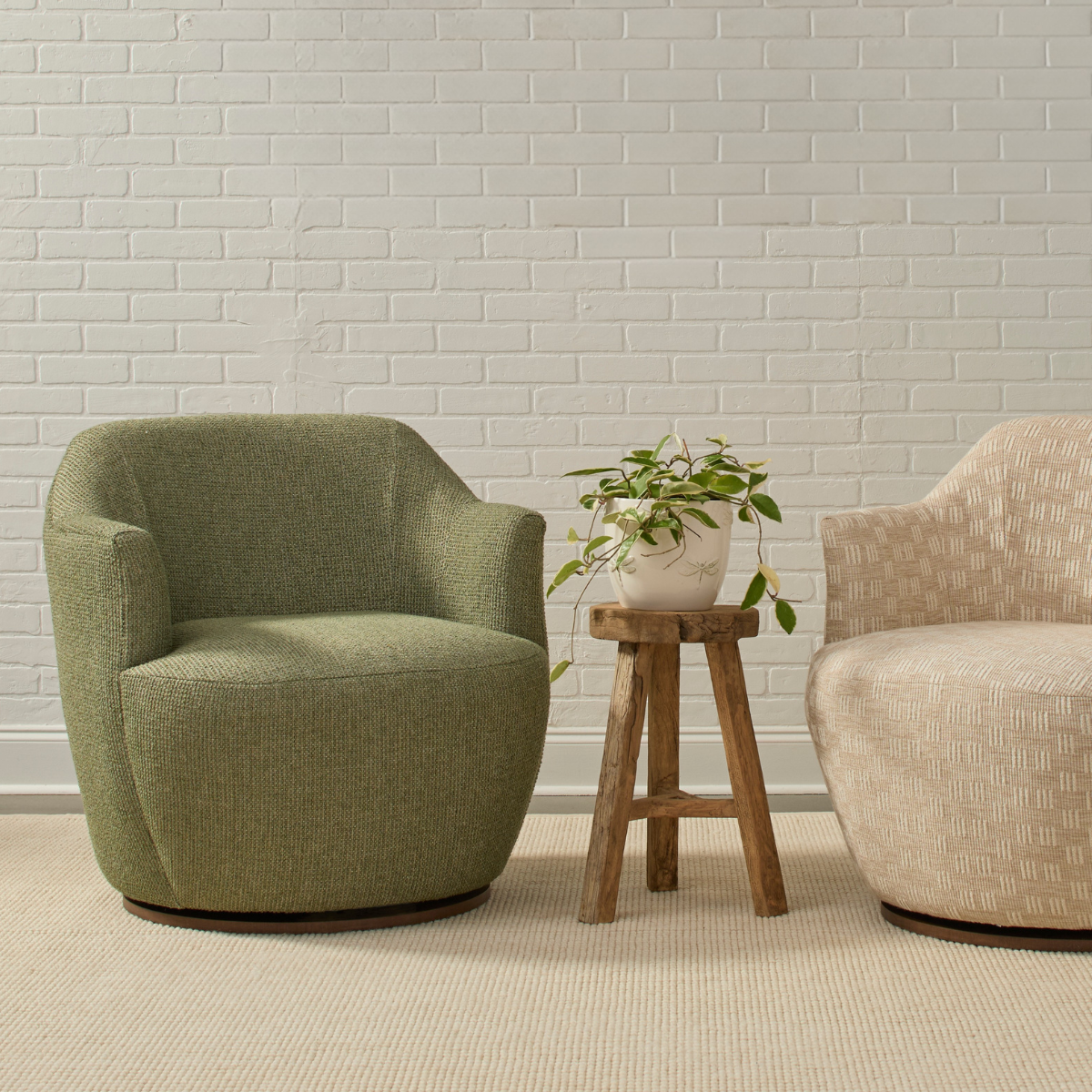 Urban Natural - Clover Swivel Chair
